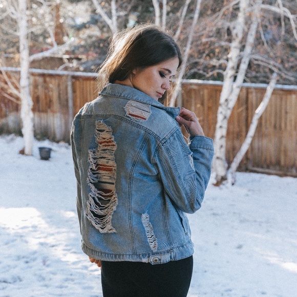 Button Front Ripped Jean Jacket - Picture 5 of 12